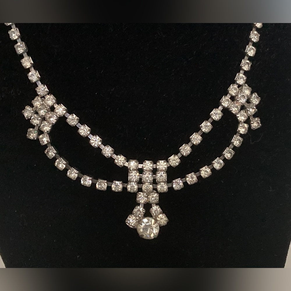 VINTAGE RHINESTONE NECKLACE
